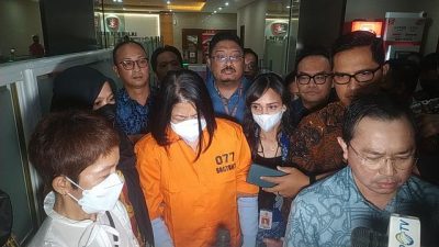 Jelang Sidang di PN Jaksel, Putri Candrwathi Kenakan Rompi Tahanan Nomor 69