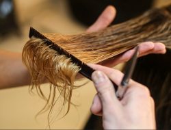 Ketahui Kebiasaan Sehari-hari yang dapat Merusak Rambut