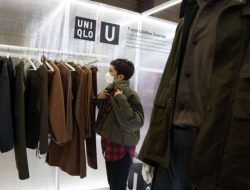 Uniqlo Sukses Galang Dana 800 Juta Yen dari Penjualan 2,7 Juta T-Shirt Peace For All